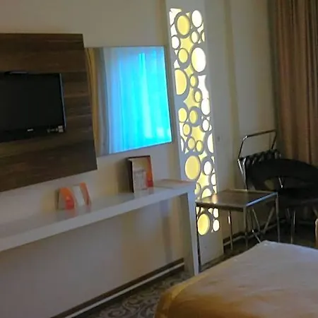Ozpark Hotel *