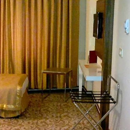 Ozpark Hotel *